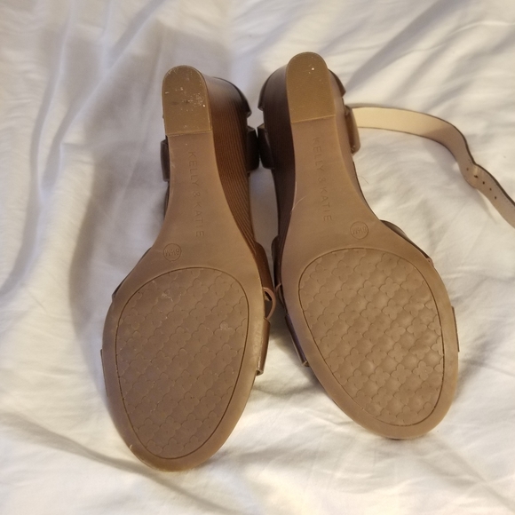 Shoes - Picture 2 of 4